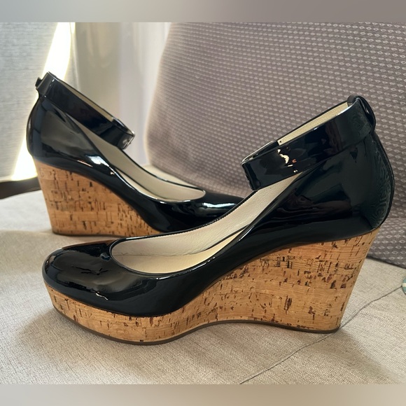 Pedro Garcia Black Patent Leather Wedges Size 38.5 - Picture 1 of 9